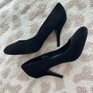 Steve Madden Controvrsy Suede Black Heel